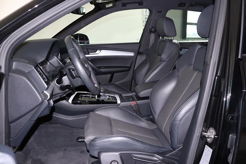 Audi Q5 Sline 40 TDI quattro Stronic - fotka 11 z 26