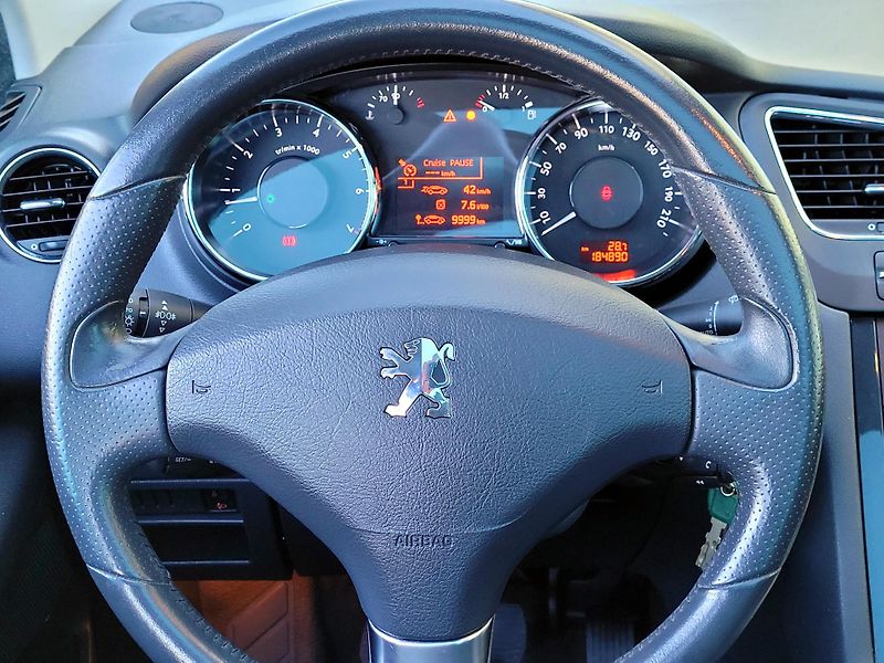 Peugeot 5008 1,6THP SW *DIGIKLIMA* - fotka 41 z 48