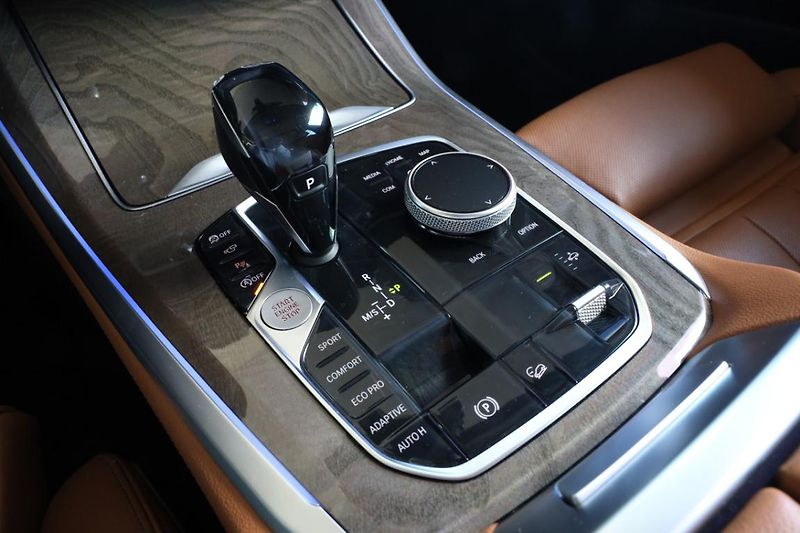 BMW X5 xDrive30d - fotka 10 z 27