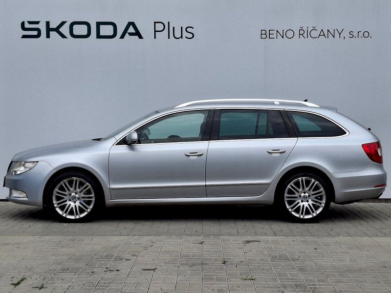 Škoda Superb (2012) Combi Elegance 2,0TDi 125kW DS - fotka 3 z 33