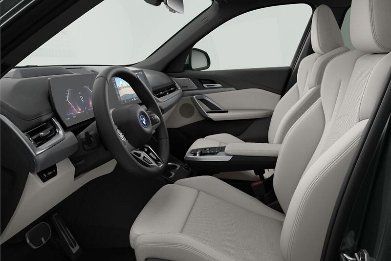 BMW iX1 xDrive30 - fotka 4 z 4