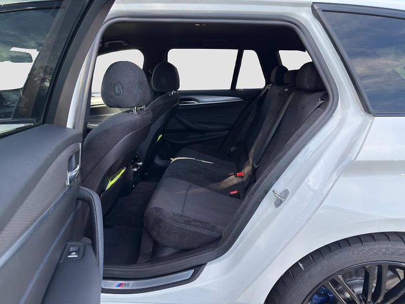 BMW Řada 5 540d xDrive Touring - fotka 15 z 21