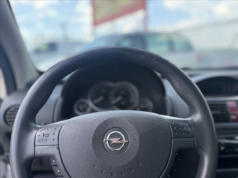 Opel Corsa 1,2 i KLIMA, PO STK - fotka 10 z 22