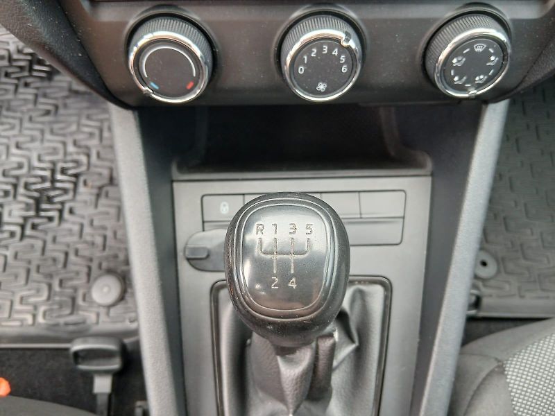 Škoda Octavia 1.6 TDI, bez koroze - fotka 33 z 39