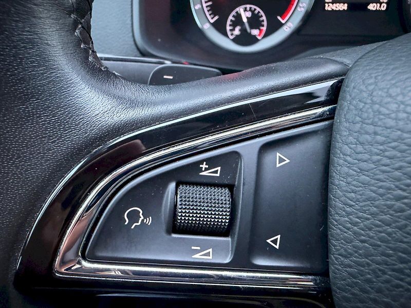 Škoda Karoq (2018) 2.0 TDI 110kW 4x4 DSG Style Pl - fotka 12 z 35