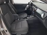 Toyota Auris (2013) Hybrid, Automat, Serv.kniha - náhled 9