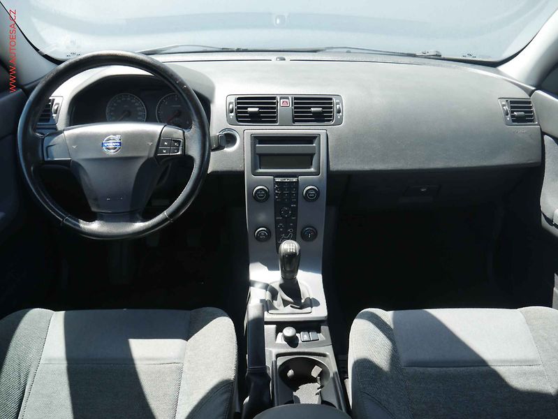 Volvo S40 (2004) 2.0d, ČR - fotka 8 z 14