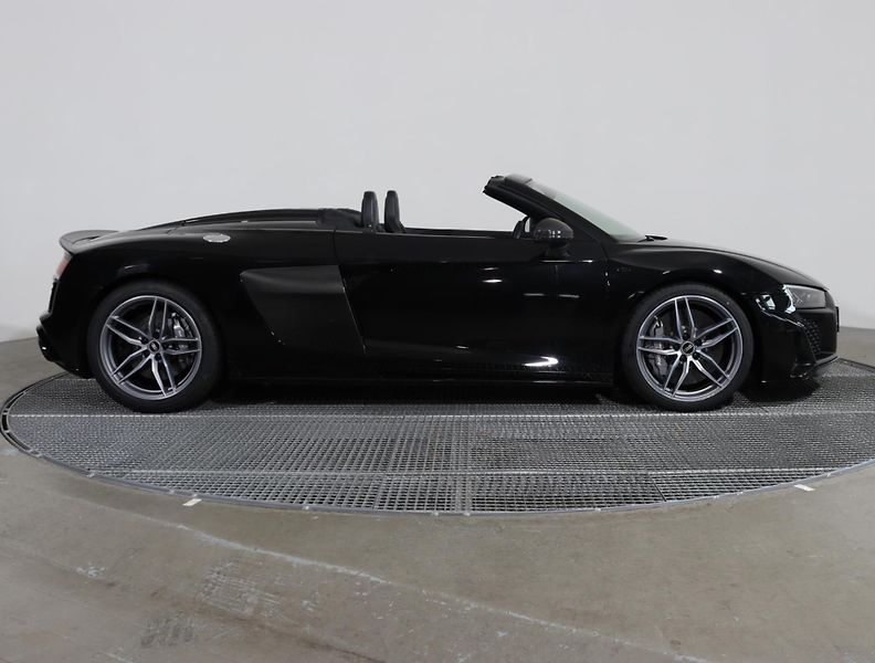 Audi R8 Spyder V10 performance quattro - fotka 4 z 22