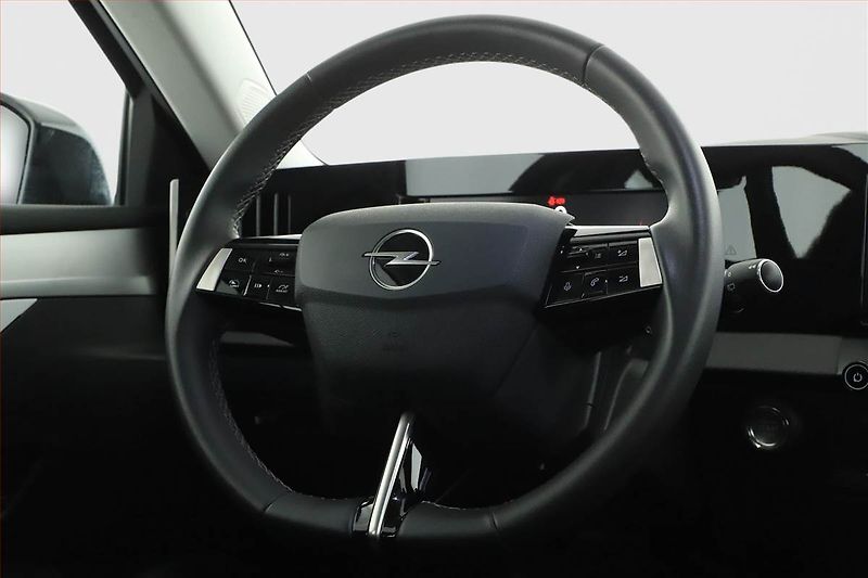 Opel Astra (2023) Edition 1.2 Turbo, Navi - fotka 18 z 19