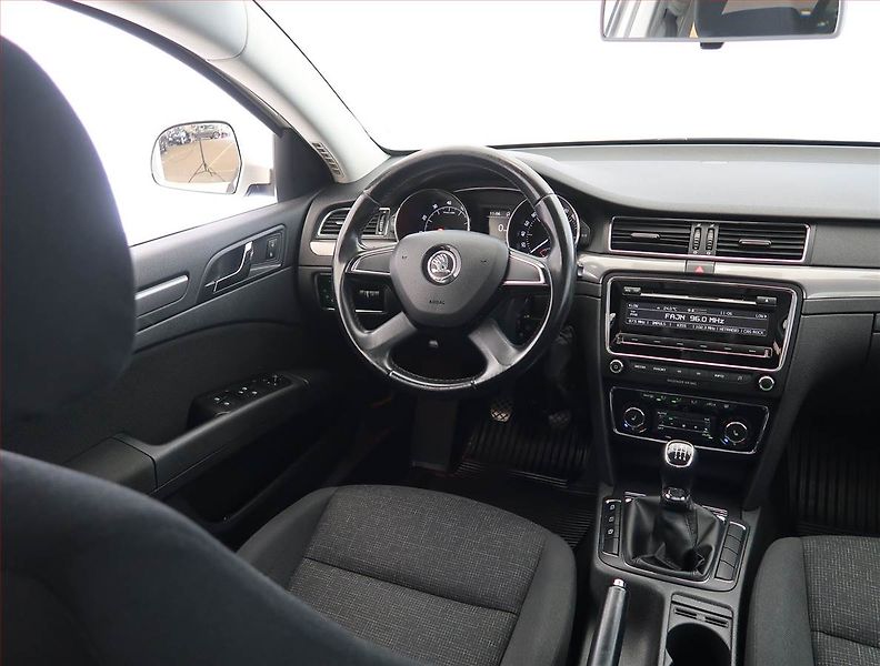 Škoda Superb (2015) Ambition 1.4 TSI, Xenony - fotka 7 z 18