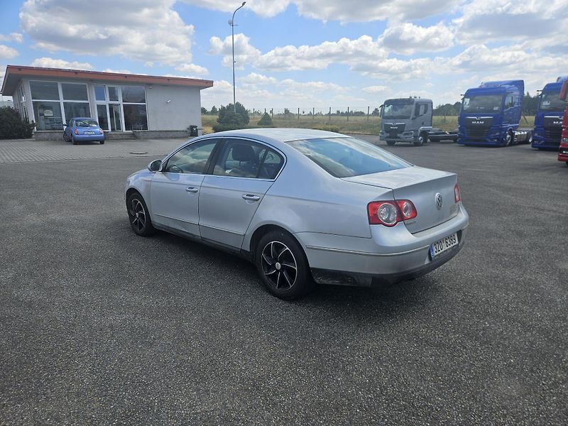 Volkswagen Passat 2,0 TDI 103 kW nafta  - fotka 4 z 9