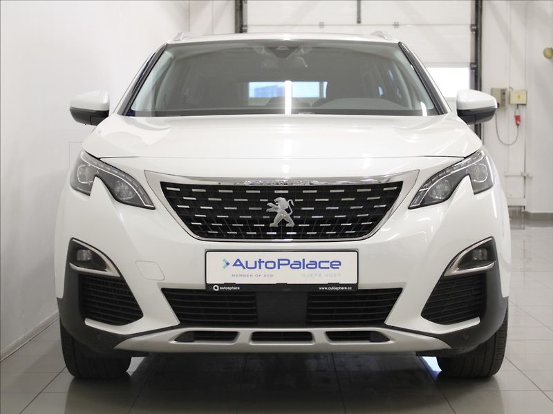 Peugeot 5008 1,5 HDi 96kW AT PANO. Výprodej - fotka 2 z 26