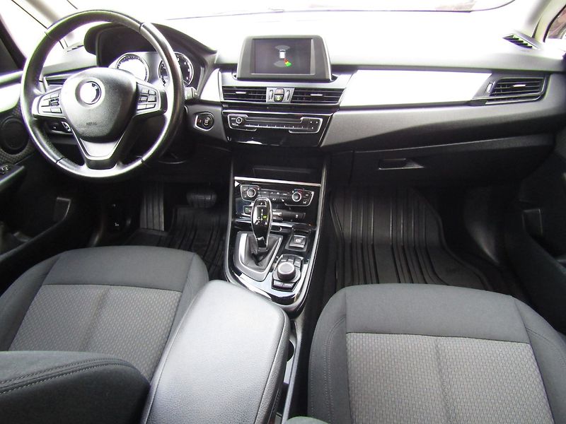 BMW Řada 2 (2019) GT 216D AUTOMAT - fotka 15 z 37
