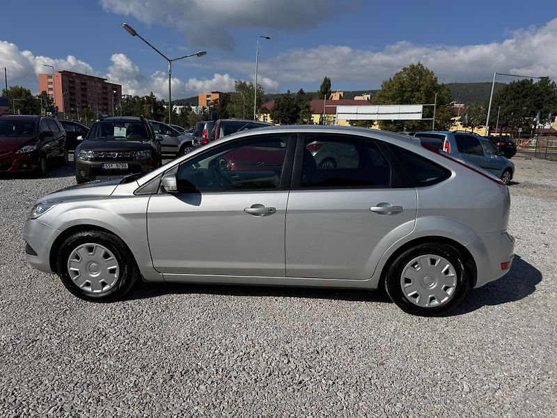 Ford Focus (2010) 1.6-16V,rezervace  - fotka 6 z 28