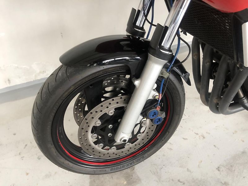 Yamaha FZS 600 Fazer - fotka 8 z 20