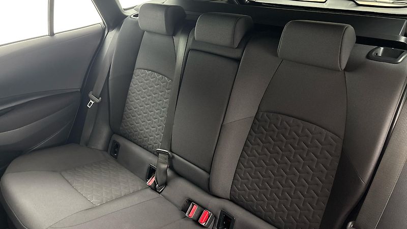 Toyota Corolla 1.8 Hybrid AUT Comfort Touring - fotka 16 z 27