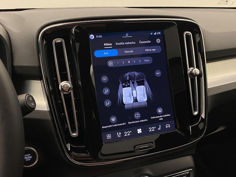 Volvo XC40 (2026) B3 AUT DARK ULTRA  - fotka 42 z 63
