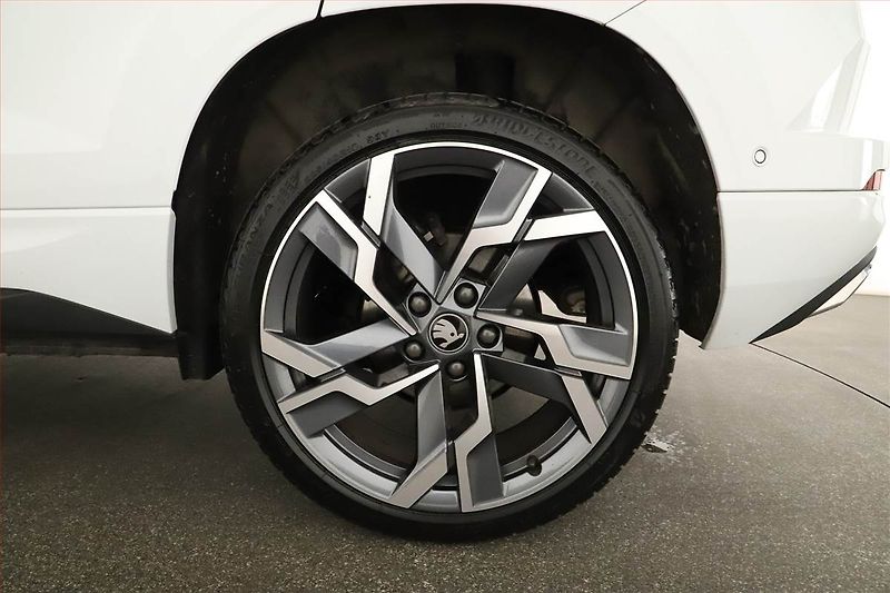Škoda Karoq (2025) 1.5 TSI, Sportline, Navigace - fotka 17 z 17