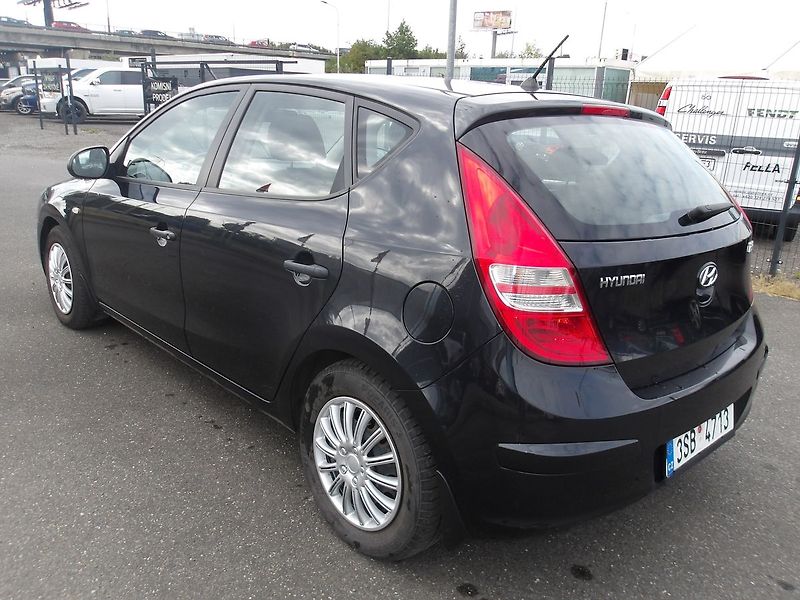 Hyundai i30 1,4i ČR NAJ.100000km !!! - fotka 5 z 35