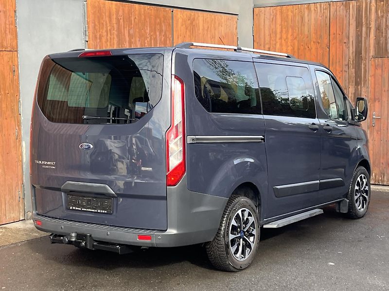 Ford Tourneo Custom (2014) 2,2TDCi 9míst PO VELKÉM SERVIS - fotka 4 z 21