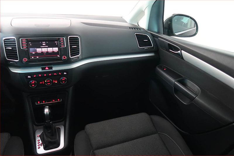 Volkswagen Sharan (2018) 2.0 TDI BMT, Automat, Navi - fotka 8 z 18