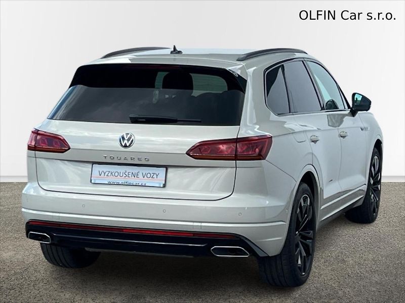 Volkswagen Touareg 3,0 TDi V6 210 kW 8AT 4x4 R-LI - fotka 2 z 31