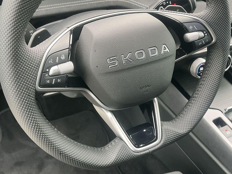 Škoda Superb (2026) Combi 2,0 TDI 4x4 DSG Sportlin - fotka 21 z 30