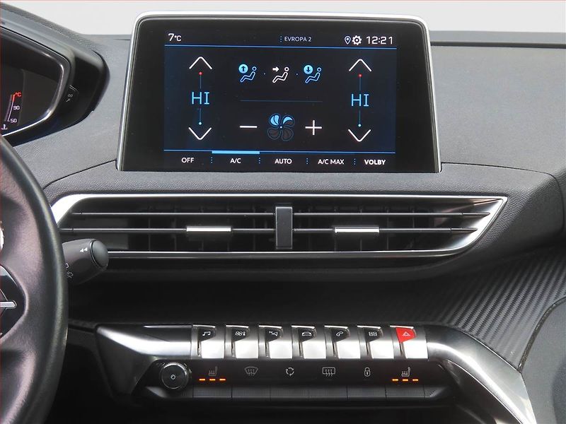 Peugeot 5008 (2021) PureTech 130, Automat, 7 míst - fotka 12 z 19