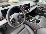 BMW Řada 5 550e xDrive Touring 08/2025 - náhled 15