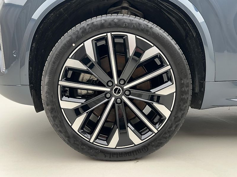 Volvo XC90 T8 AWD RECHARGE ULTRA BRIGHT - fotka 15 z 51