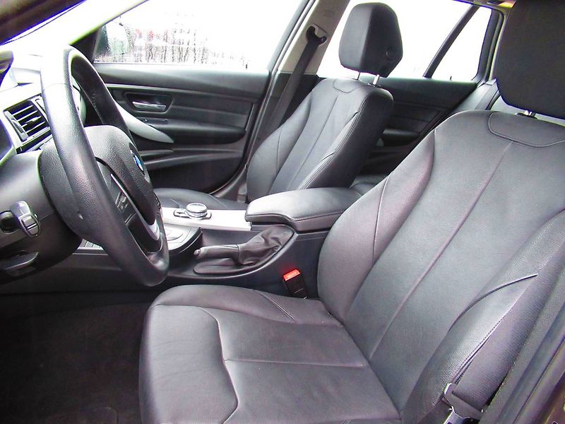 BMW Řada 3 (2013) 330d 190KW xDrive! - fotka 9 z 26