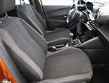 Peugeot 2008 (2021) 1.2 PureTech, ČR,1.maj - náhled 7