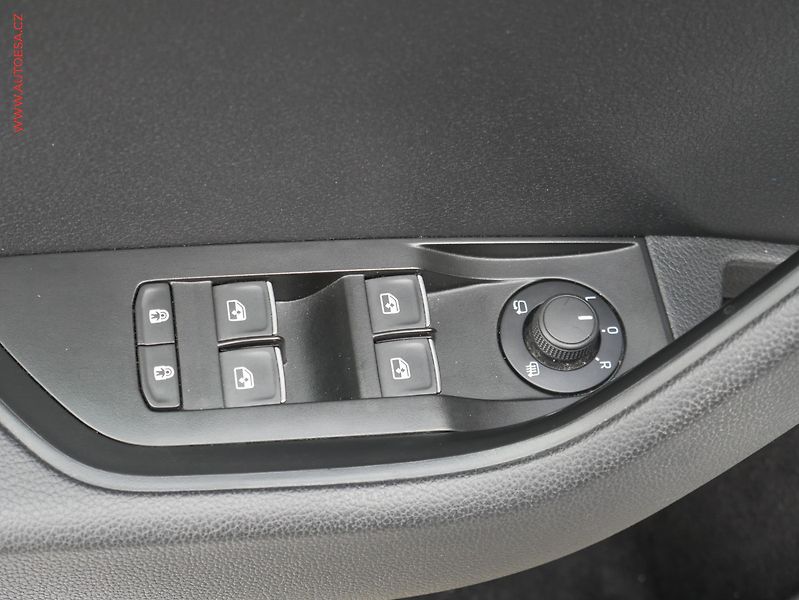 Škoda Superb (2018) 2.0 TDi 4x4, ČR, Style, DSG - fotka 11 z 21