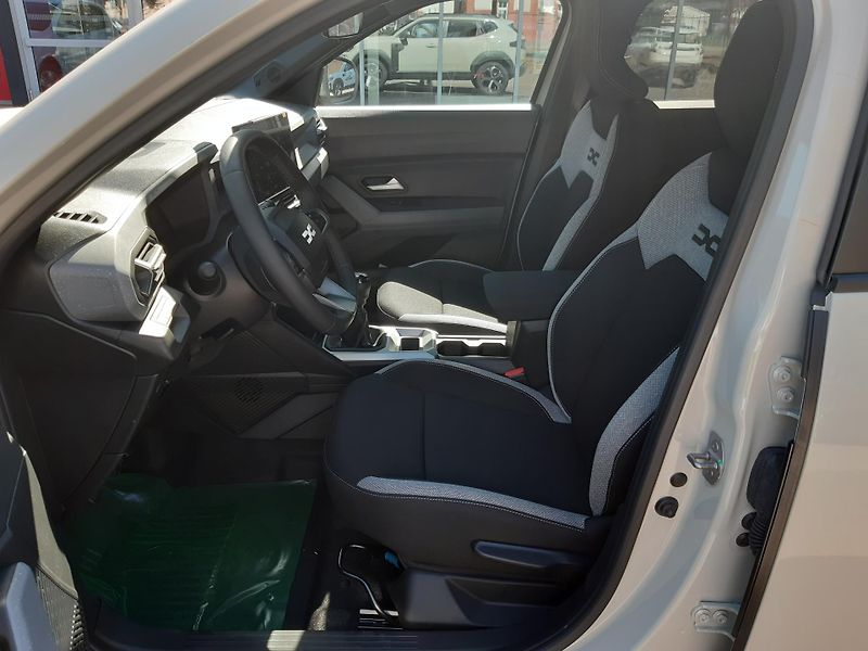 Dacia Duster (2026) Journey mild hybrid 140k - fotka 8 z 14