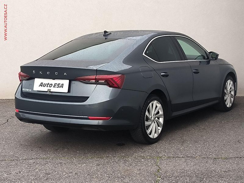 Škoda Octavia (2021) 2.0TDI, ČR, Style, DSG - fotka 4 z 29
