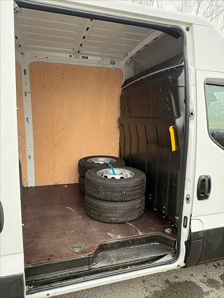 Iveco Daily 3,0 35S18HA8V 16cm3 - fotka 13 z 38