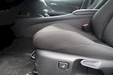 Toyota C-HR (2023) Comfort Business 1,8  Hybrid e - náhled 13