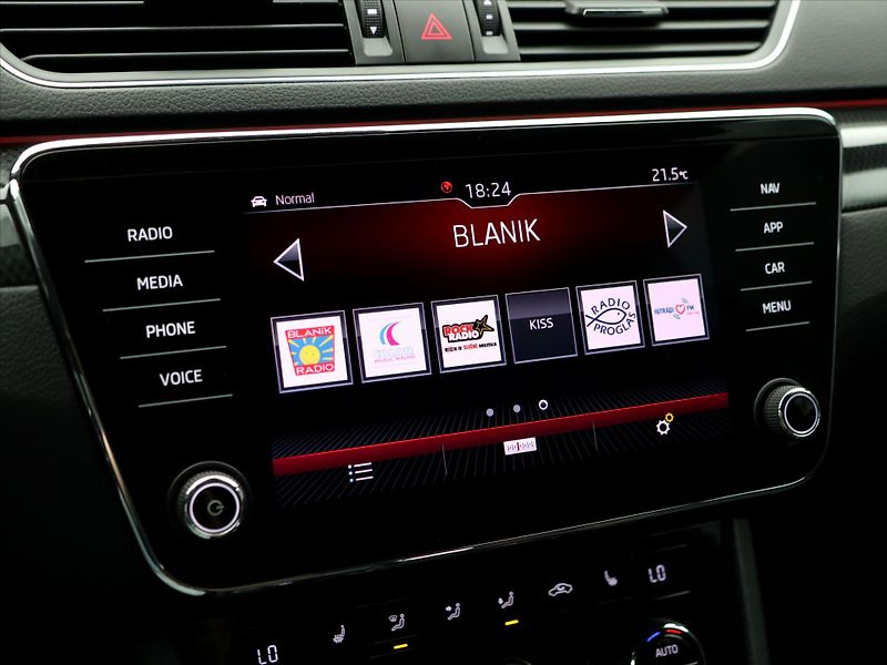 Škoda Superb 2,0 TDI DSG 4x4 Sportline - fotka 26 z 39