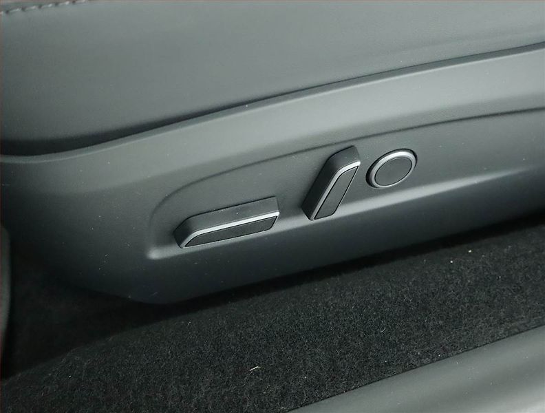 Tesla Model 3 (2023) Standard Range LFP, SoH 96% - fotka 19 z 23