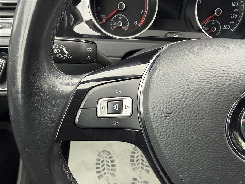 Volkswagen Golf VII 1.0 TSI Join - fotka 13 z 21