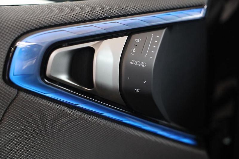 BMW X3 M50 xDrive - fotka 13 z 17