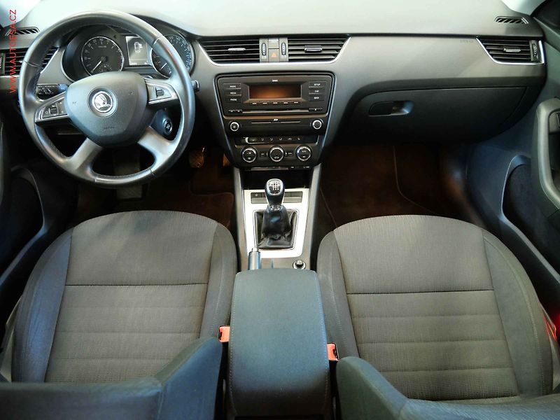 Škoda Octavia (2013) 2.0TDi, 2.maj,ČR, Xenon, AC - fotka 8 z 20