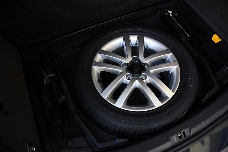 Volkswagen Touran 1.6TDi 77kW TAŽNÉ  - fotka 43 z 45