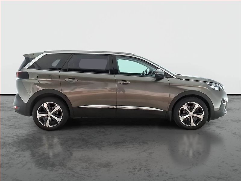 Peugeot 5008 (2017) 1.6 BlueHDi, 7 míst - fotka 6 z 19