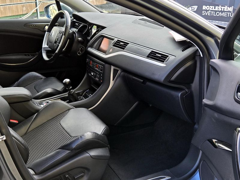 Citroën C5 2,0HDi 120kW SERV.KN,ROZVODY  - fotka 25 z 43