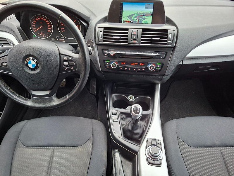 BMW Řada 1 (2012) 116d 85kW -NAVIGACE-SENZORY - fotka 14 z 33