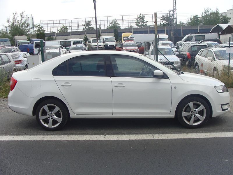 Škoda Rapid 1.2 TSi Ambiente, koupeno v ČR - fotka 7 z 22