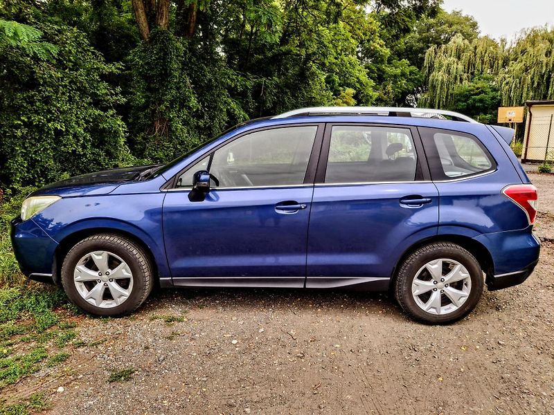 Subaru Forester 2.0 4x4 FACELIT  Rezervace  - fotka 22 z 46