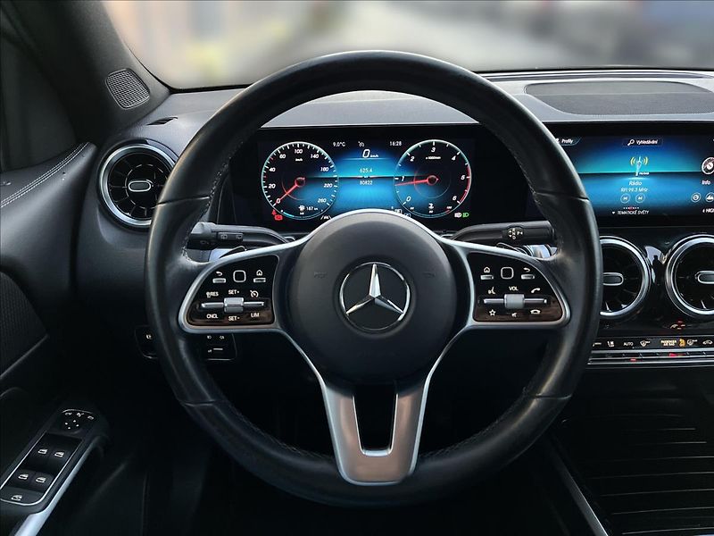 Mercedes-Benz GLB 200d 4MATIC - fotka 10 z 23