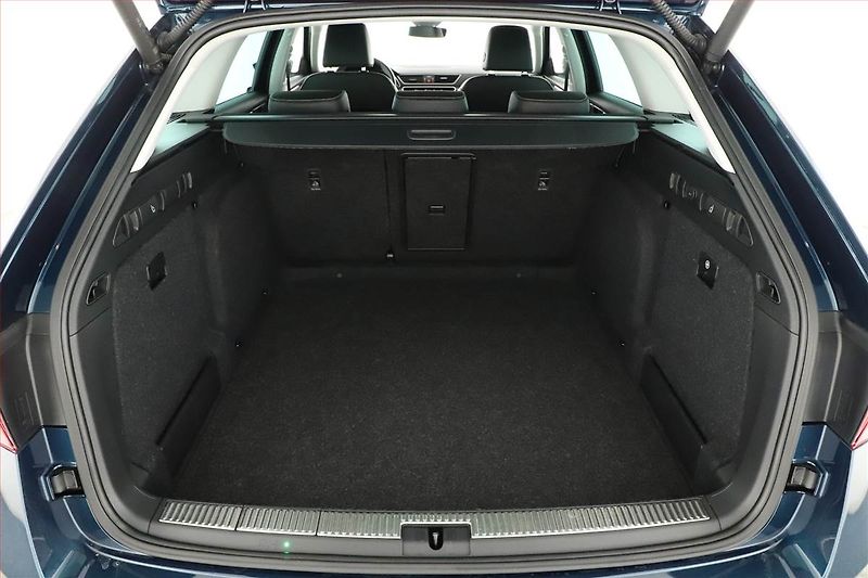 Škoda Superb (2024) 2.0 TDI - fotka 20 z 21
